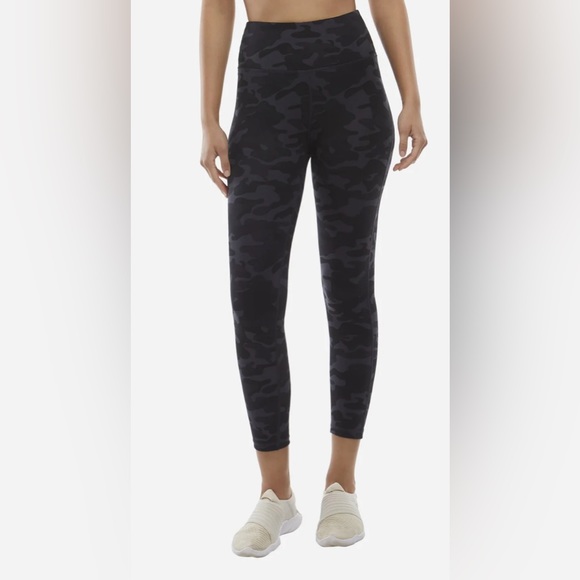 Danskin camo 7/8 leggings - Picture 2 of 2